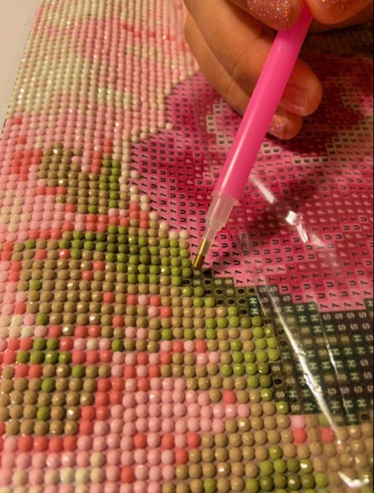 Creating a Diamond Art Picture, Diamond art mat and diamond art beads