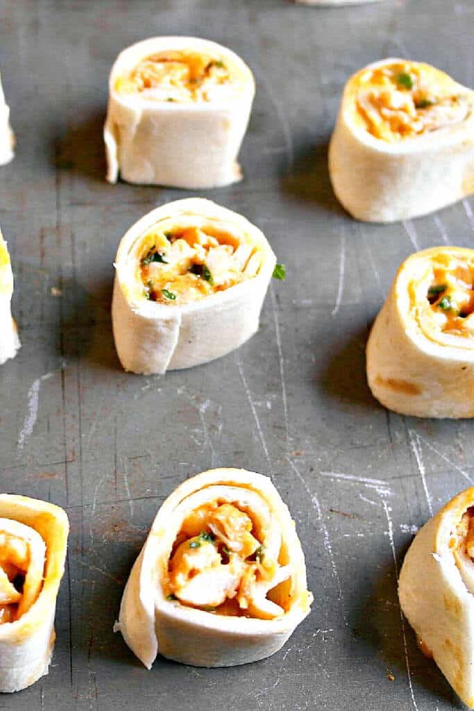 sliced pinwheels on baking pan