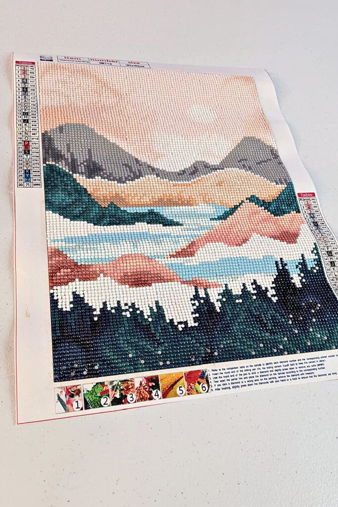 diamond art - pictured of mountains and forest